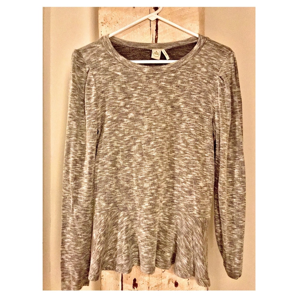 Peplum style light sweater top